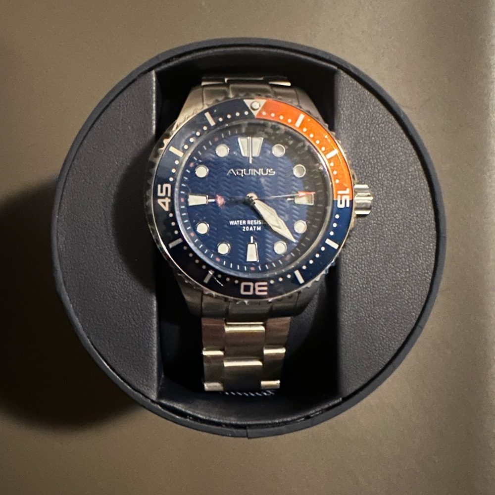 BRAND NEW AQUINUS HYDRAUTICA DIVER WATCH — NEVER WORN